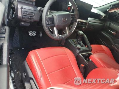 Zdjęcie 8 z 13 samochodu: 2026 TOYOTA TACOMA TRD SPORT HV VIN:3TYLC5LN5TT055607 - miniatura