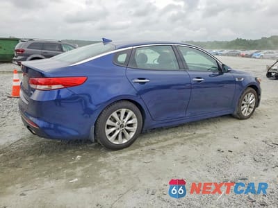 Trzecie zdjęcie samochodu z tyłu: 2017 KIA OPTIMA EX VIN:5XXGU4L38HG137021 - miniatura