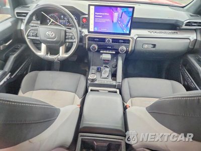 Zdjęcie 8 z 12 samochodu: 2024 TOYOTA TACOMA TRD OFF-ROAD VIN:3TYLB5JNXRT055231 - miniatura