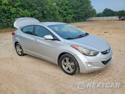 Czwarte zdjęcie samochodu z boku: 2013 HYUNDAI ELANTRA GLS VIN:KMHDH4AE6DU659237 - miniatura