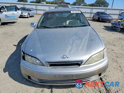 Piąte zdjęcie samochodu w środku: 2001 LEXUS ES 300 VIN:JT8BF28G615112941 - miniatura