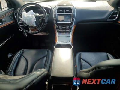 Zdjęcie 8 z 13 samochodu: 2019 LINCOLN NAUTILUS RESERVE VIN:2LMPJ8L93KBL19513 - miniatura