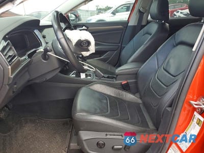 Zdjęcie 7 z 12 samochodu: 2019 VOLKSWAGEN JETTA SEL PREMIUM VIN:3VWG57BU0KM147330 - miniatura