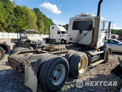 Trzecie zdjęcie samochodu z tyłu: 2000 MACK CH613 SEMI TRUCK VIN:1M1AA13Y7YW125577 - miniatura