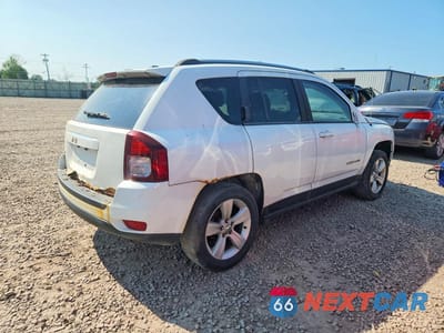 Trzecie zdjęcie samochodu z tyłu: 2014 JEEP COMPASS SPORT VIN:1C4NJDBB2ED503876 - miniatura