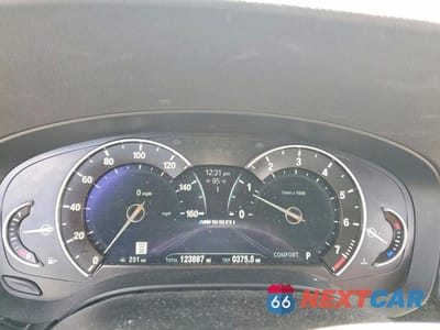 Zdjęcie 9 z 12 samochodu: 2019 BMW 540 I VIN:WBAJE5C59KWW11734 - miniatura