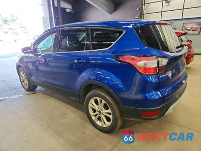 Drugie zdjęcie samochodu z przodu: 2017 FORD ESCAPE SE VIN:1FMCU9GD7HUE61419 - miniatura