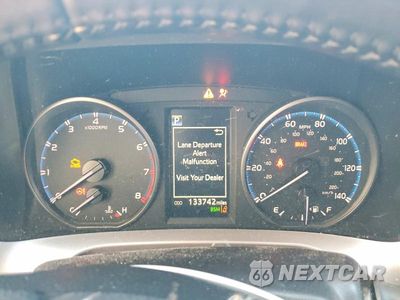 Zdjęcie 9 z 13 samochodu: 2018 TOYOTA RAV4 XLE VIN:JTMRFREV7JJ254380 - miniatura