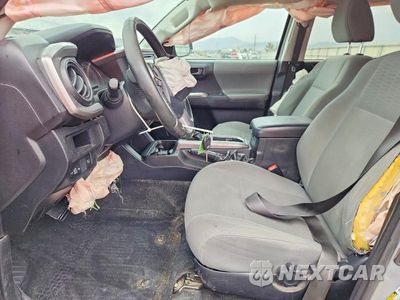 Zdjęcie 7 z 12 samochodu: 2018 TOYOTA TACOMA SR5 V6 VIN:3TMCZ5AN5JM141610 - miniatura