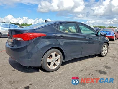 Trzecie zdjęcie samochodu z tyłu: 2013 HYUNDAI ELANTRA GLS VIN:KMHDH4AE5DU753240 - miniatura