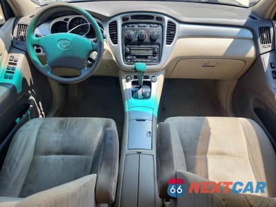 Zdjęcie 8 z 13 samochodu: 2005 TOYOTA HIGHLANDER BASE VIN:JTEEP21A050106990 - miniatura