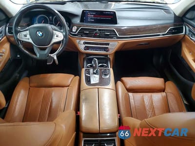 Zdjęcie 8 z 12 samochodu: 2018 BMW 740 I VIN:WBA7E2C53JG743146 - miniatura