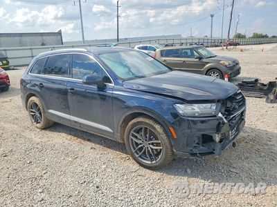 Czwarte zdjęcie samochodu z boku: 2017 AUDI Q7 PREMIUM PLUS VIN:WA1LAAF70HD011244 - miniatura