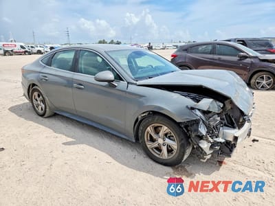 Czwarte zdjęcie samochodu z boku: 2021 HYUNDAI SONATA SE VIN:5NPEG4JA7MH129975 - miniatura