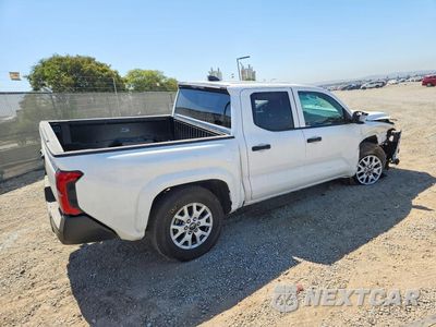 Trzecie zdjęcie samochodu z tyłu: 2026 TOYOTA TACOMA SR VIN:3TYKD5HNXTT040845 - miniatura