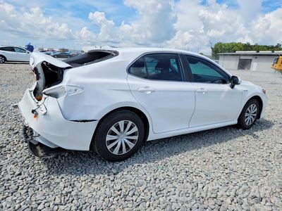Trzecie zdjęcie samochodu z tyłu: 2021 TOYOTA CAMRY LE VIN:4T1C31AK6MU568340 - miniatura