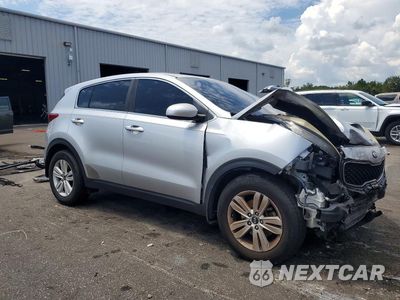 Czwarte zdjęcie samochodu z boku: 2019 KIA SPORTAGE LX VIN:KNDPM3AC9K7525551 - miniatura