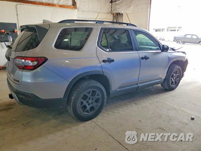Trzecie zdjęcie samochodu z tyłu: 2025 HONDA PILOT TRAILSPORT VIN:5FNYG1H6XSB095409 - miniatura