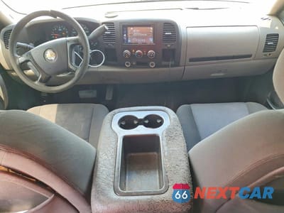Zdjęcie 8 z 13 samochodu: 2010 CHEVROLET SILVERADO C1500 LS VIN:3GCRCREA0AG291889 - miniatura