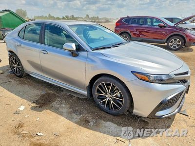 Czwarte zdjęcie samochodu z boku: 2024 TOYOTA CAMRY SE VIN:4T1G11AK0RU887408 - miniatura