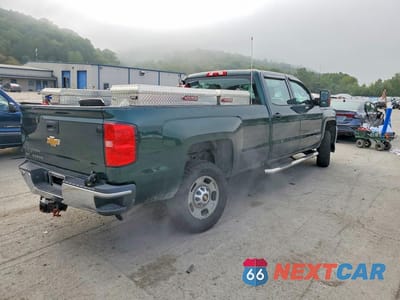 Trzecie zdjęcie samochodu z tyłu: 2018 CHEVROLET SILVERADO C2500 HEAVY DUTY VIN:1GC1CUEG9JF234340 - miniatura