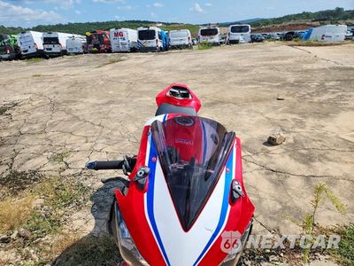 Piąte zdjęcie samochodu w środku: 2014 HONDA CBR1000 S VIN:JH2SC5963EK300266 - miniatura