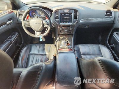 Zdjęcie 8 z 12 samochodu: 2019 CHRYSLER 300 S VIN:2C3CCABG0KH516396 - miniatura