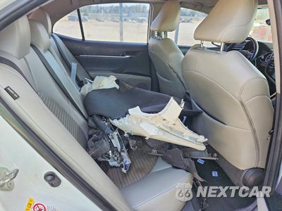 Zdjęcie 10 z 12 samochodu: 2018 TOYOTA CAMRY SE VIN:4T1B11HK1JU035136 - miniatura