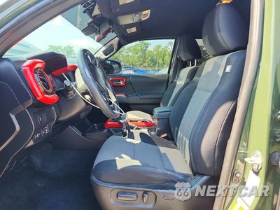 Zdjęcie 7 z 12 samochodu: 2021 TOYOTA TACOMA TRD SPORT VIN:3TYDZ5BN9MT003354 - miniatura