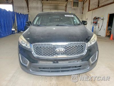 Piąte zdjęcie samochodu w środku: 2016 KIA SORENTO LX VIN:5XYPG4A33GG050423 - miniatura