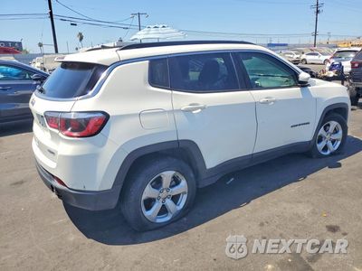 Trzecie zdjęcie samochodu z tyłu: 2019 JEEP COMPASS LATITUDE VIN:3C4NJCBB8KT844070 - miniatura
