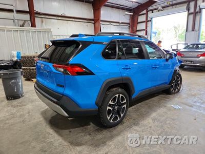 Trzecie zdjęcie samochodu z tyłu: 2021 TOYOTA RAV4 ADVENTURE VIN:2T3J1RFV1MW182771 - miniatura