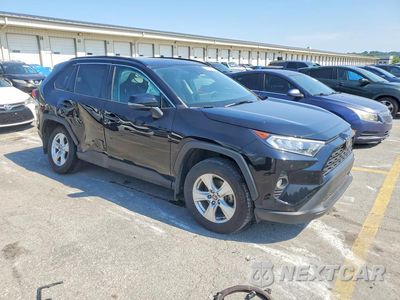 Czwarte zdjęcie samochodu z boku: 2021 TOYOTA RAV4 XLE VIN:2T3W1RFVXMC111155 - miniatura