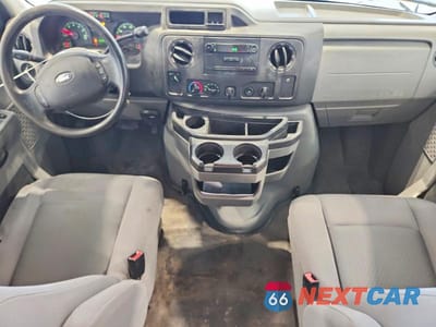 Zdjęcie 8 z 12 samochodu: 2013 FORD ECONOLINE E150 VAN VIN:1FTNE1EW6DDA38311 - miniatura