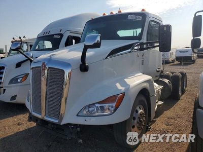 Drugie zdjęcie samochodu z przodu: 2023 KENWORTH T680 SEMI TRUCK VIN:1XKYD49X7PJ172453 - miniatura
