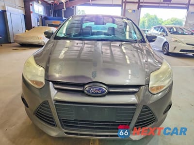 Piąte zdjęcie samochodu w środku: 2014 FORD FOCUS SE VIN:1FADP3F20EL454719 - miniatura