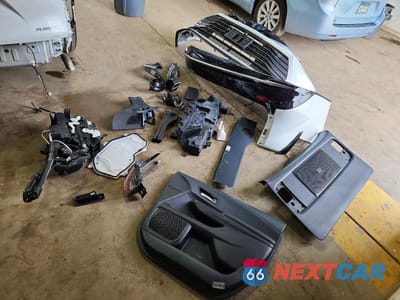 Zdjęcie 13 z 14 samochodu: 2025 TOYOTA SIENNA PLATINUM 7-PASSENGER VIN:5TDESKFC3SS163397 - miniatura
