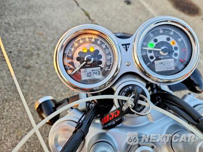 Zdjęcie 7 z 9 samochodu: 2024 TRIUMPH MOTORCYCLE SPEED TWIN BREITLING EDITION VIN:SMTD54HF6RTBN9401 - miniatura