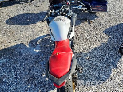 Zdjęcie 6 z 9 samochodu: 2010 YAMAHA FZ6 R VIN:JYARJ18E9AA005747 - miniatura