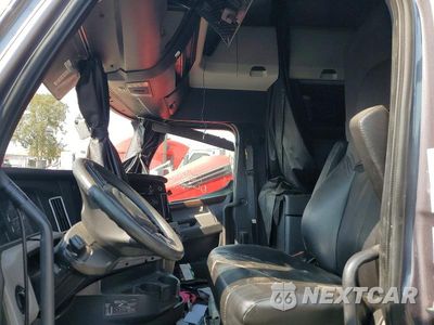 Zdjęcie 7 z 14 samochodu: 2020 FREIGHTLINER CASCADIA 126 SEMI TRUCK VIN:3AKJHHDR3LSLP0279 - miniatura