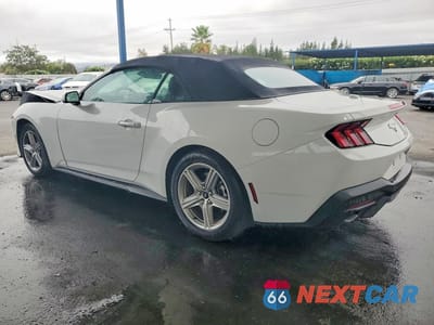 Drugie zdjęcie samochodu z przodu: 2026 FORD MUSTANG VIN:1FAGP8UH5T5115084 - miniatura