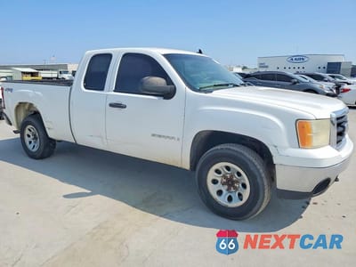 Czwarte zdjęcie samochodu z boku: 2007 GMC NEW SIERRA K1500 VIN:1GTEK19J47E599516 - miniatura
