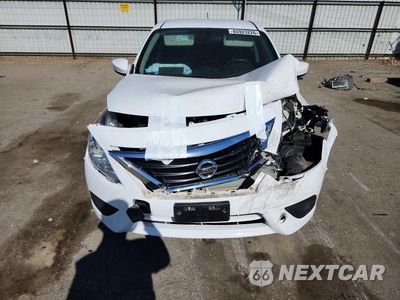 Piąte zdjęcie samochodu w środku: 2019 NISSAN VERSA SV VIN:3N1CN7APXKL857924 - miniatura