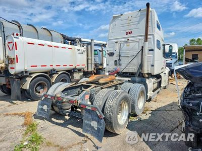 Trzecie zdjęcie samochodu z tyłu: 2020 VOLVO VNL SEMI TRUCK VIN:4V4NC9EH7LN228511 - miniatura