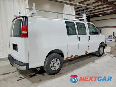 Trzecie zdjęcie samochodu z tyłu: 2016 CHEVROLET EXPRESS G2500 VIN:1GCWGAFF5G1268876 - miniatura
