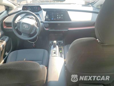 Zdjęcie 8 z 12 samochodu: 2025 TOYOTA PRIUS PLUG-IN HYBRID SE VIN:JTDACACU7S3046068 - miniatura