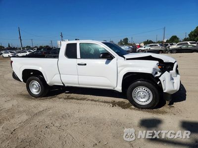 Czwarte zdjęcie samochodu z boku: 2025 TOYOTA TACOMA SR VIN:3TYJDAHN4ST036793 - miniatura