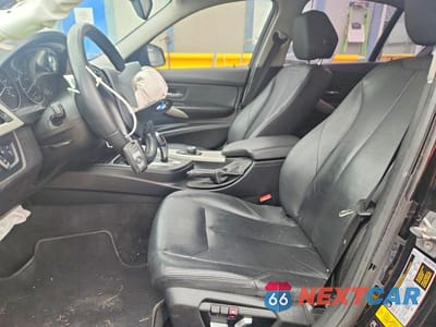 Zdjęcie 7 z 12 samochodu: 2016 BMW 320 XI VIN:WBA8A3C53GK552113 - miniatura