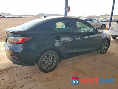 Trzecie zdjęcie samochodu z tyłu: 2019 TOYOTA YARIS LE VIN:3MYDLBYV8KY503239 - miniatura