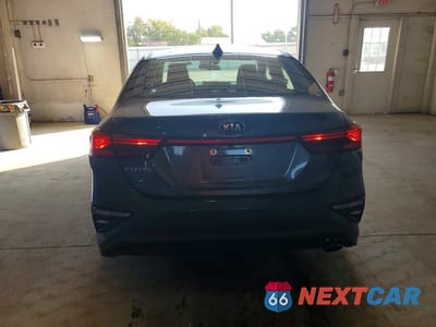 Zdjęcie 6 z 12 samochodu: 2019 KIA FORTE LXS VIN:3KPF24AD1KE086801 - miniatura